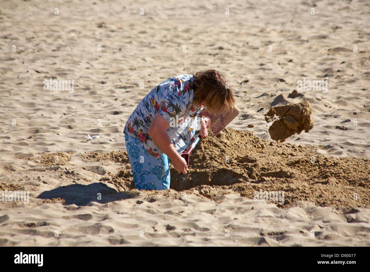 Man Digging A Deep Hole Hi Res Stock Photography And Images Alamy