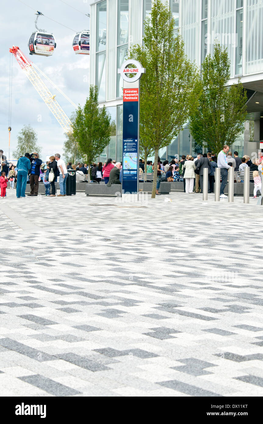 People are queuing to use the new Emirates Cable which runs between Greenwich Peninsula and the Emirates Royal Docks. Stock Photo