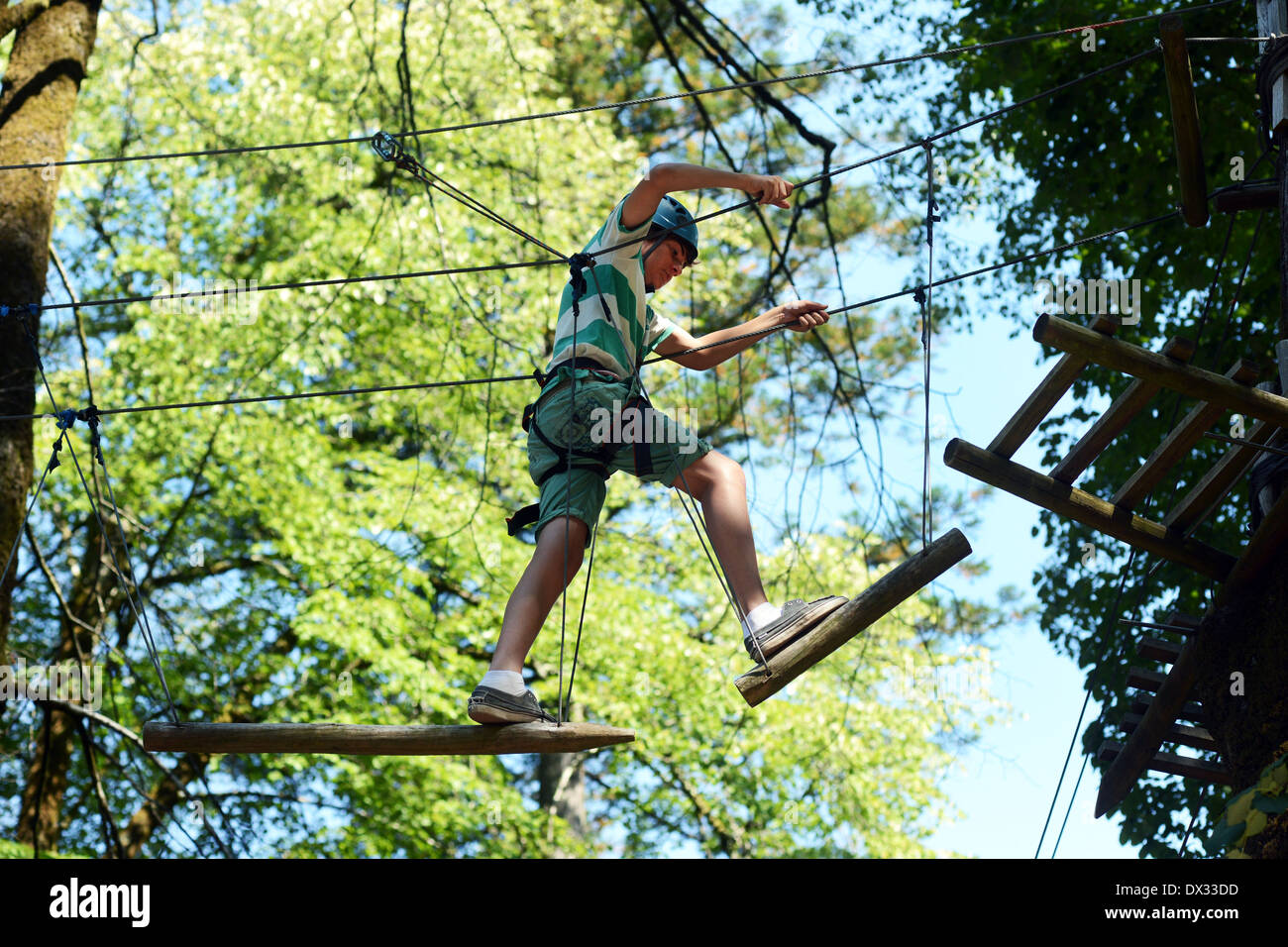 High rope walking hires stock photography and images Alamy