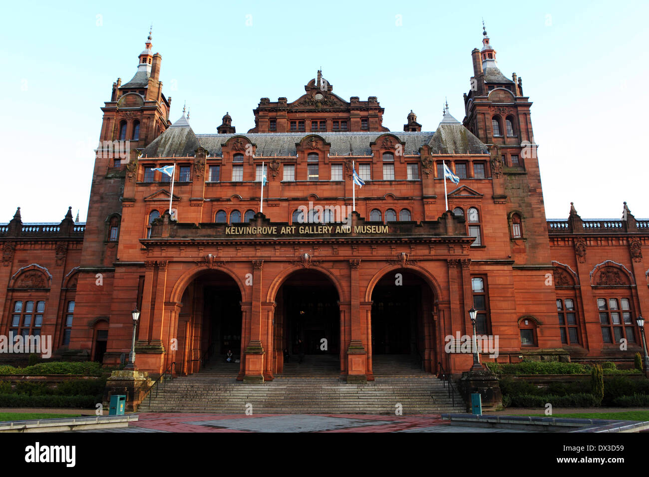 Entrance to kelvingrove art gallery and museum hi-res stock photography ...