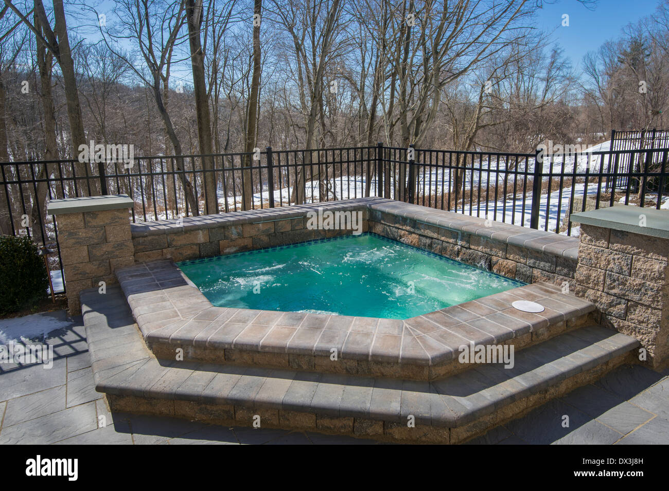 Outdoor hot tub hi-res stock photography and images - Alamy