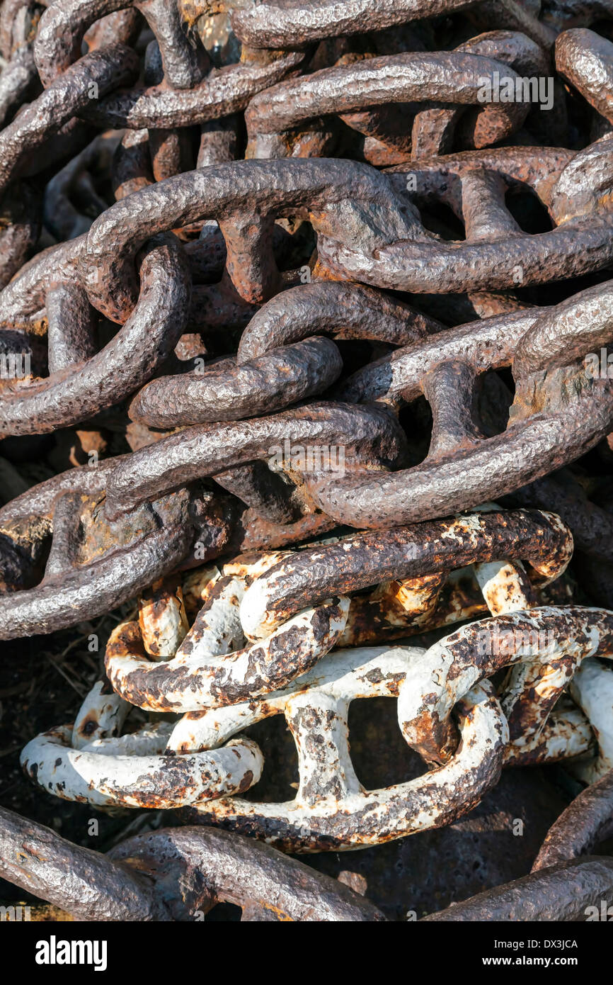 Steel chain links anchor hires stock photography and images Alamy