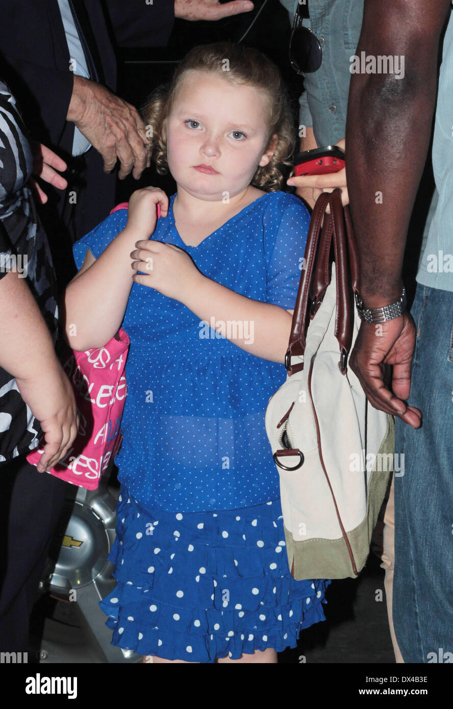 Here Comes Honey Boo Boo' star Alana Thompson walking through Hollywood ...