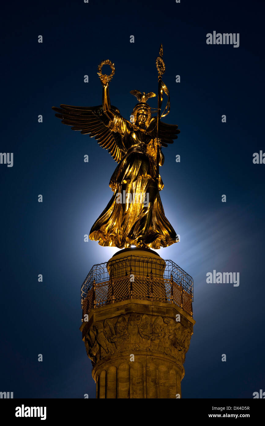 Bronze Sculpture Victoria Stock Photo Alamy