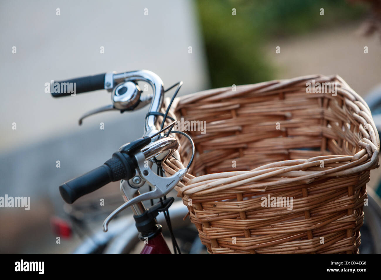 Traditional wicker basket and bell on a bicycle in Cambridge, UK Stock Photo Alamy