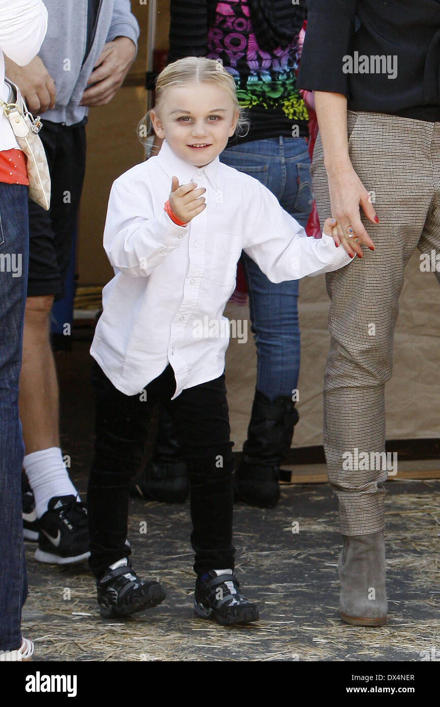 Gwen Stefani and her son Zuma Rossdale At Shawn's pumpkin patch, Culver