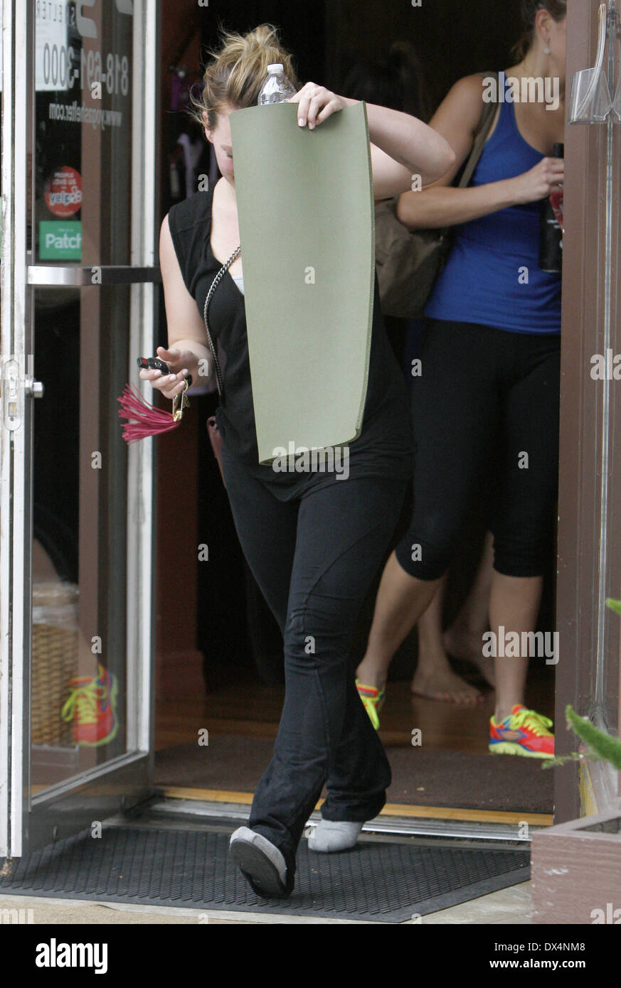 Hilary Duff yoga 