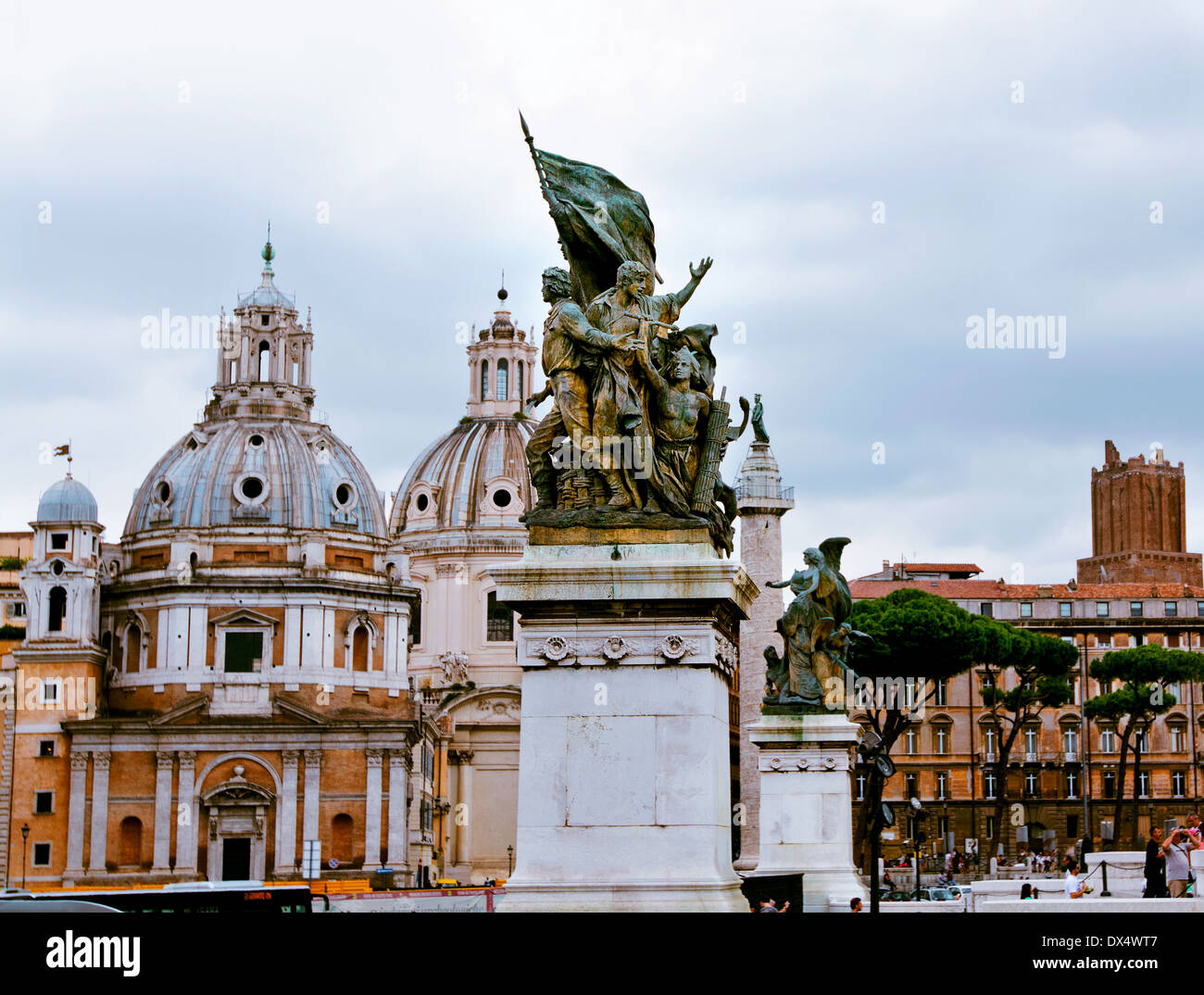Rom skyline hi-res stock photography and images - Alamy