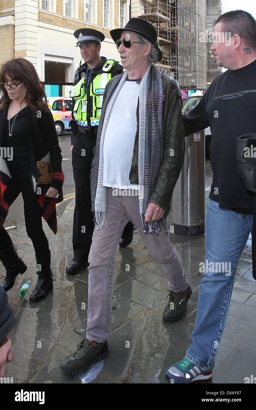 Keith Richards The Rolling Stones arrive at Kings Cross Station without  frontman Mick Jagger London, England - 17.10.12 Featuri Stock Photo - Alamy