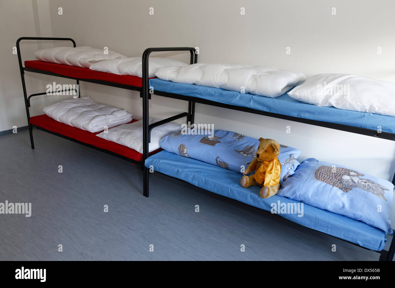Bunk beds, container accommodation for asylum seekers, Geretsried, Upper Bavaria, Bavaria, Germany Stock Photo