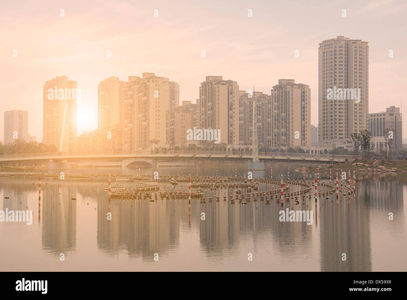 Sunshine cityscape urban hi-res stock photography and images - Alamy