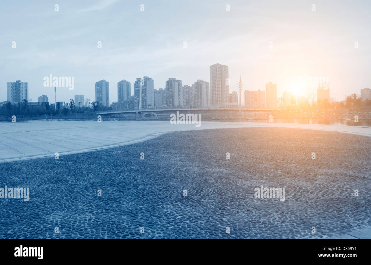 Sunshine cityscape urban hi-res stock photography and images - Alamy