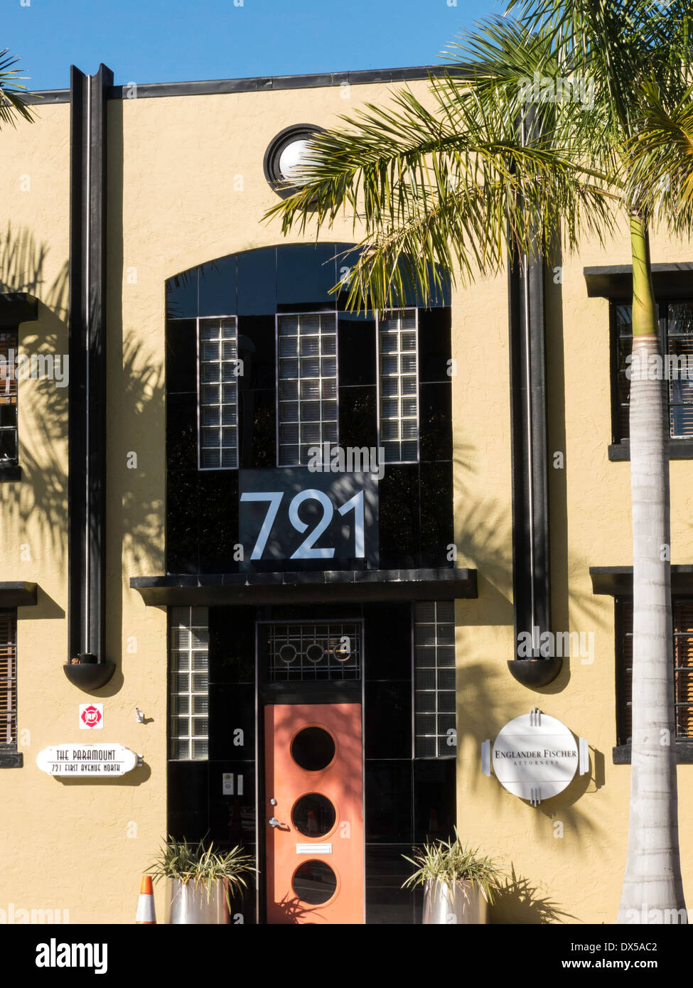Art deco building facade hires stock photography and images Alamy