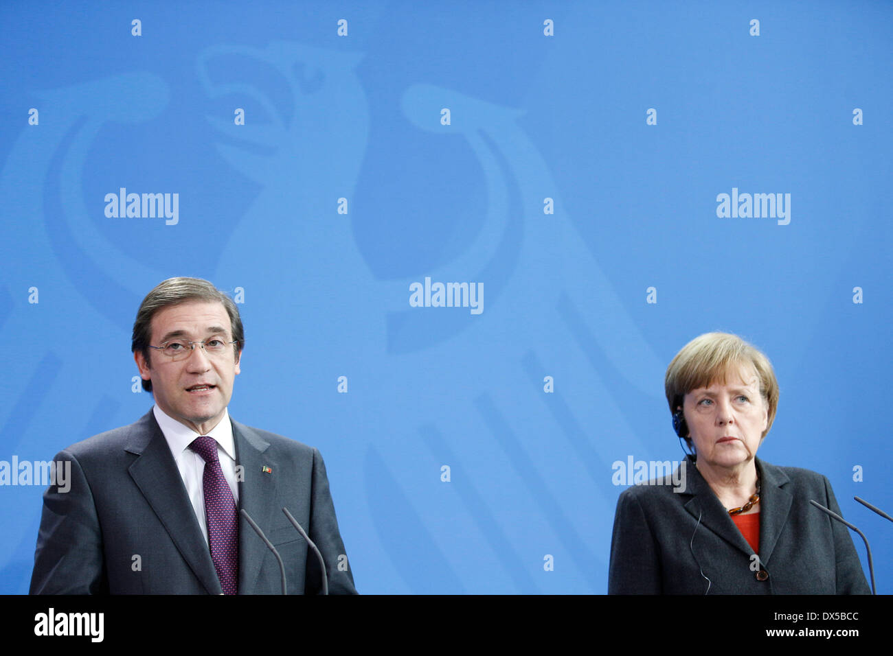 Berlin, Germany. Mars 18Th, 2014. The Chancellor receives the Portuguese Prime Minister Pedro Passos Coelho in the Chancellor's Office in Berlin to exchange views in the small Kreis. Discusses issues were the bilateral relations such as current European policy and international economic policy. / Picture: Pedro Passos Coelho, portuguese Prime Minister and German Chancellor Angela Merkel Credit:  Reynaldo Chaib Paganelli/Alamy Live News Stock Photo