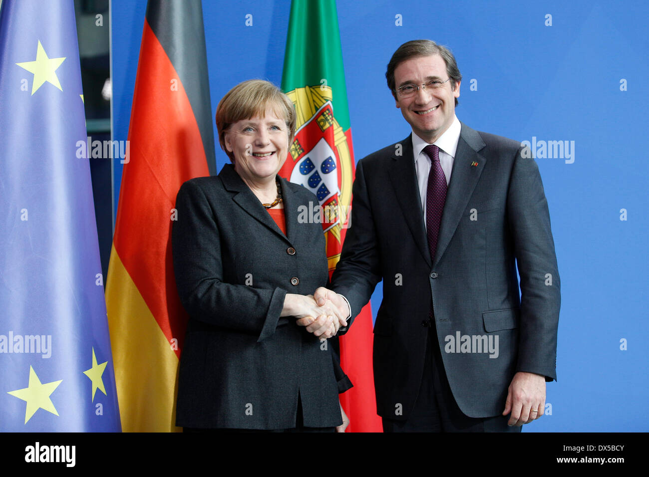 Berlin, Germany. Mars 18Th, 2014. The Chancellor receives the Portuguese Prime Minister Pedro Passos Coelho in the Chancellor's Office in Berlin to exchange views in the small Kreis. Discusses issues were the bilateral relations such as current European policy and international economic policy. / Picture: Pedro Passos Coelho, portuguese Prime Minister and German Chancellor Angela Merkel Credit:  Reynaldo Chaib Paganelli/Alamy Live News Stock Photo