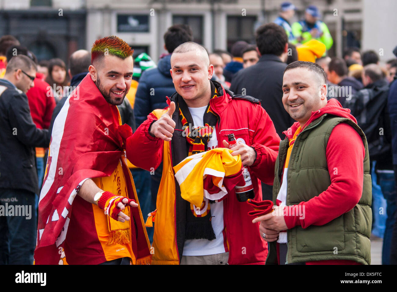 Galatasaray crowd hi-res stock photography and images - Alamy