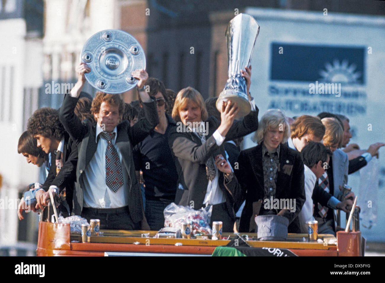 football, Bundesliga, UEFA Cup, Europa League, team of Borussia Moenchengladbach on city tour, UEFA Cup winner 1974/1975 and German football master 1974/1975, Herbert Wimmer holding the championship shield, keeper Wolfgang Kleff holding the UEFA Cup Stock Photo