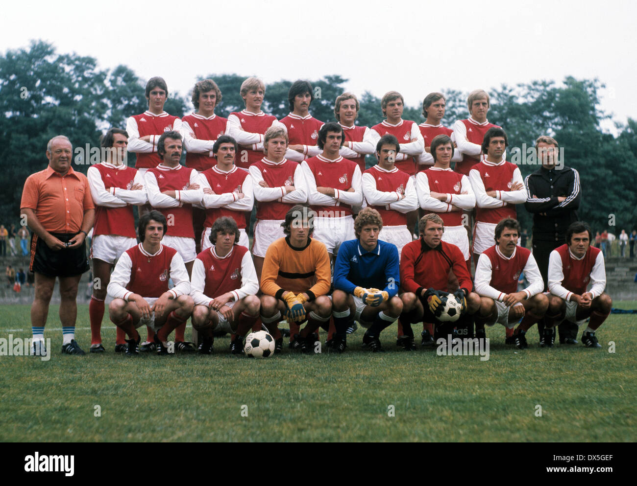 football, Bundesliga, 1975/1976, 1. FC Cologne, team presentation, team shot, behind f.l.t.r. Herbert Zimmermann, Dieter Mueller, Herbert Neumann, Guenter Weber, Detlev Lauscher, Wolfgang Weber, Heinz Flohe, Herbert Hein, middle f.l.t.r. coach Zlatko Cajk Stock Photo