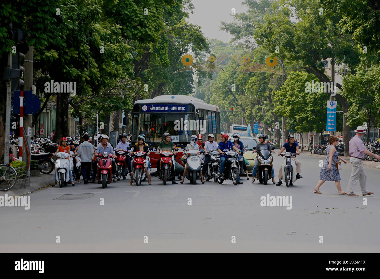 How to cross the road in Vietnam! 