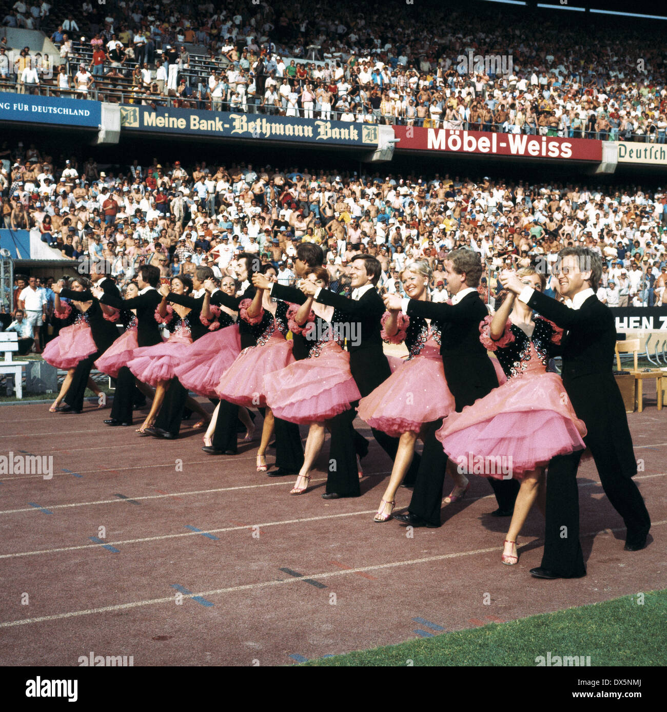 Dancing 1976 hires stock photography and images Alamy