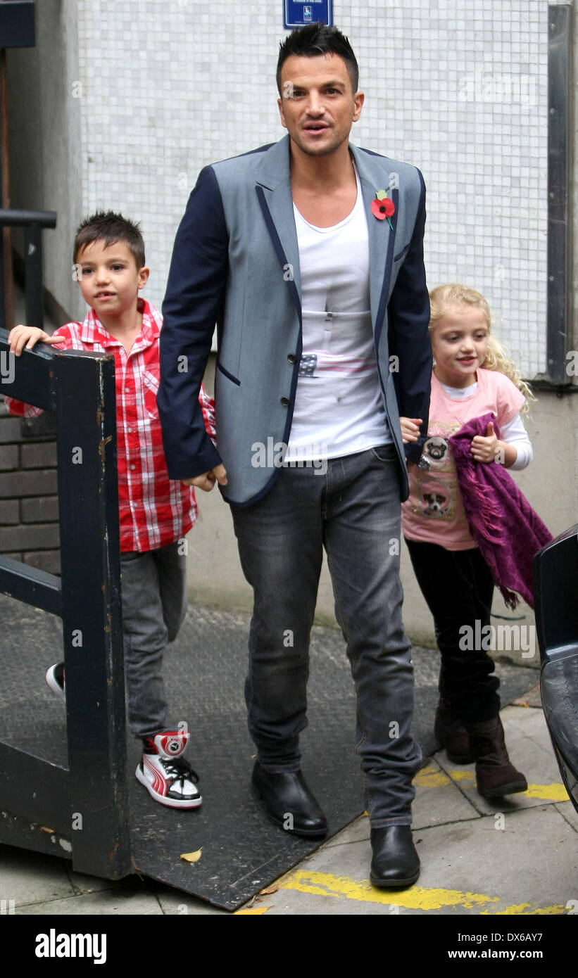 peter-andre-with-his-children-junior-andre-and-princess-tiaamii-andre