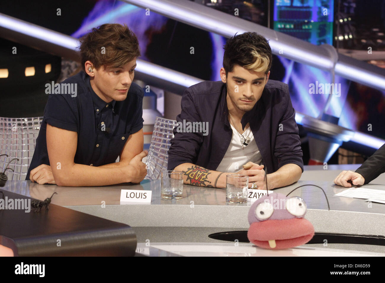 Louis Tomlinson Zayn Malik One Direction Appear On El Hormiguero Stock Photo Alamy