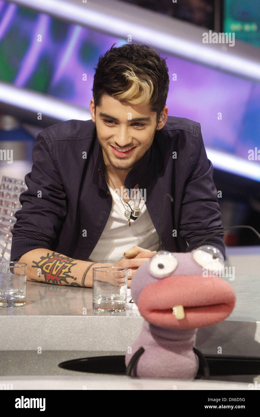 Zayn Malik One Direction Appear On El Hormiguero Tv Show At Vertice Stock Photo Alamy Zayn Malik One Direction Appear On El Hormiguero Tv Show At Vertice Stock Photo Alamy