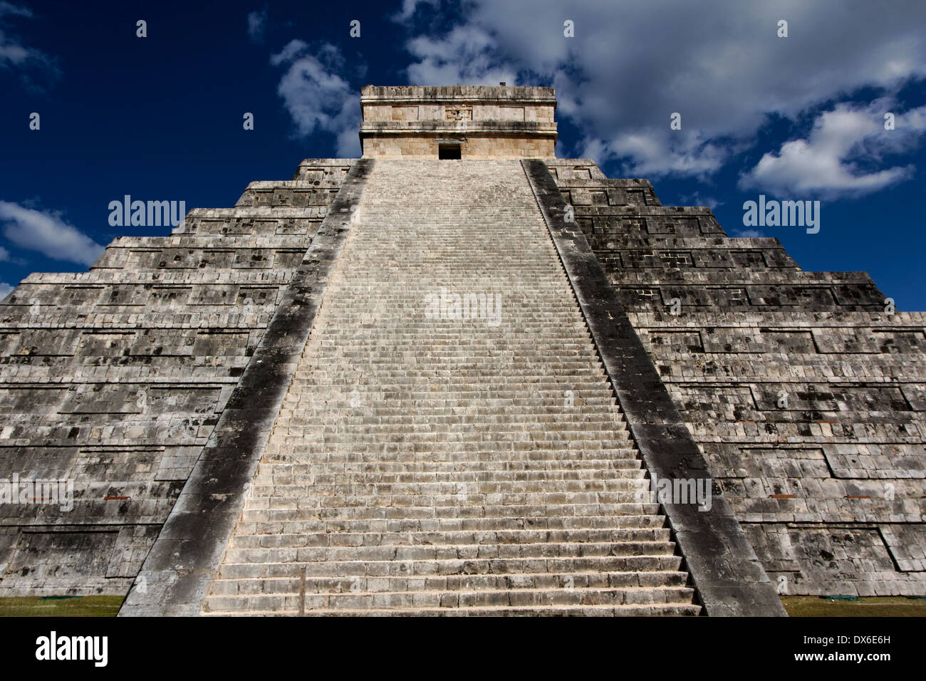 Mayan Pyramid EL Castillo at Chichen Itza, Yucatan, Mexico. Stock Photo