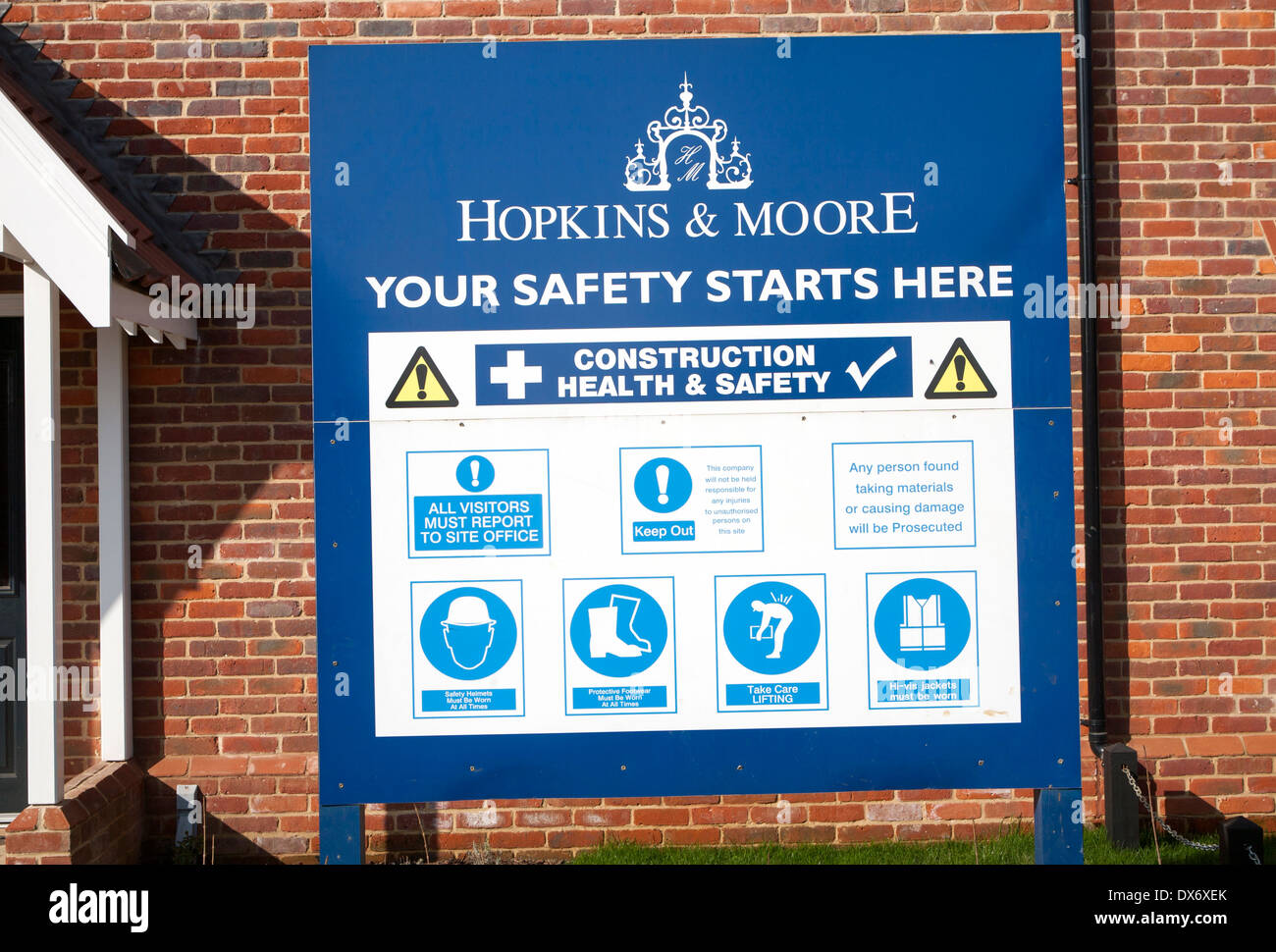 Site safety notice sign on new housing development by Hopkins and Moore at Snape, Suffolk, England Stock Photo