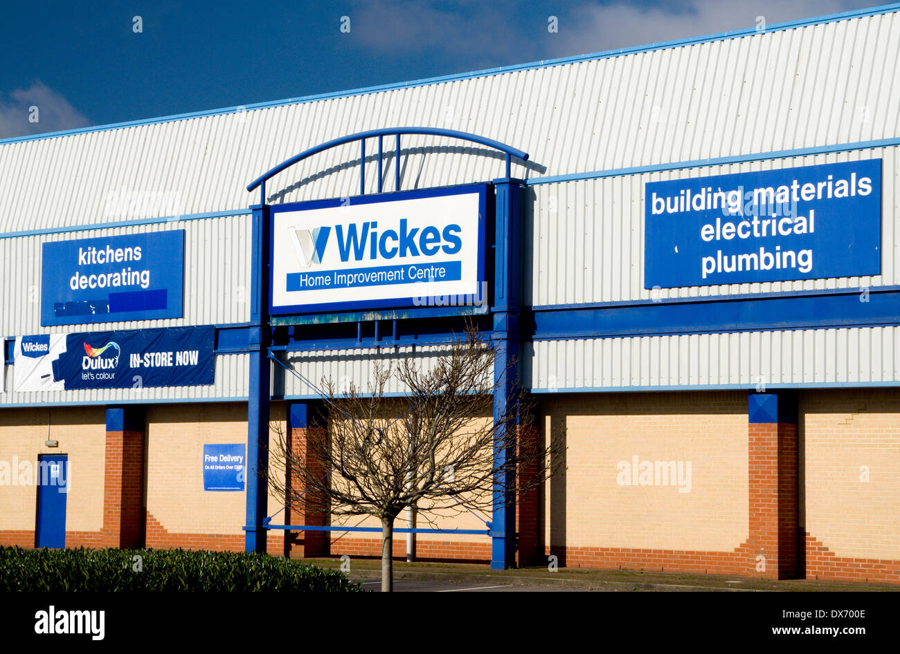 Wickes DIY Superstore, Penarth Road, Cardiff, Wales. Stock Photo