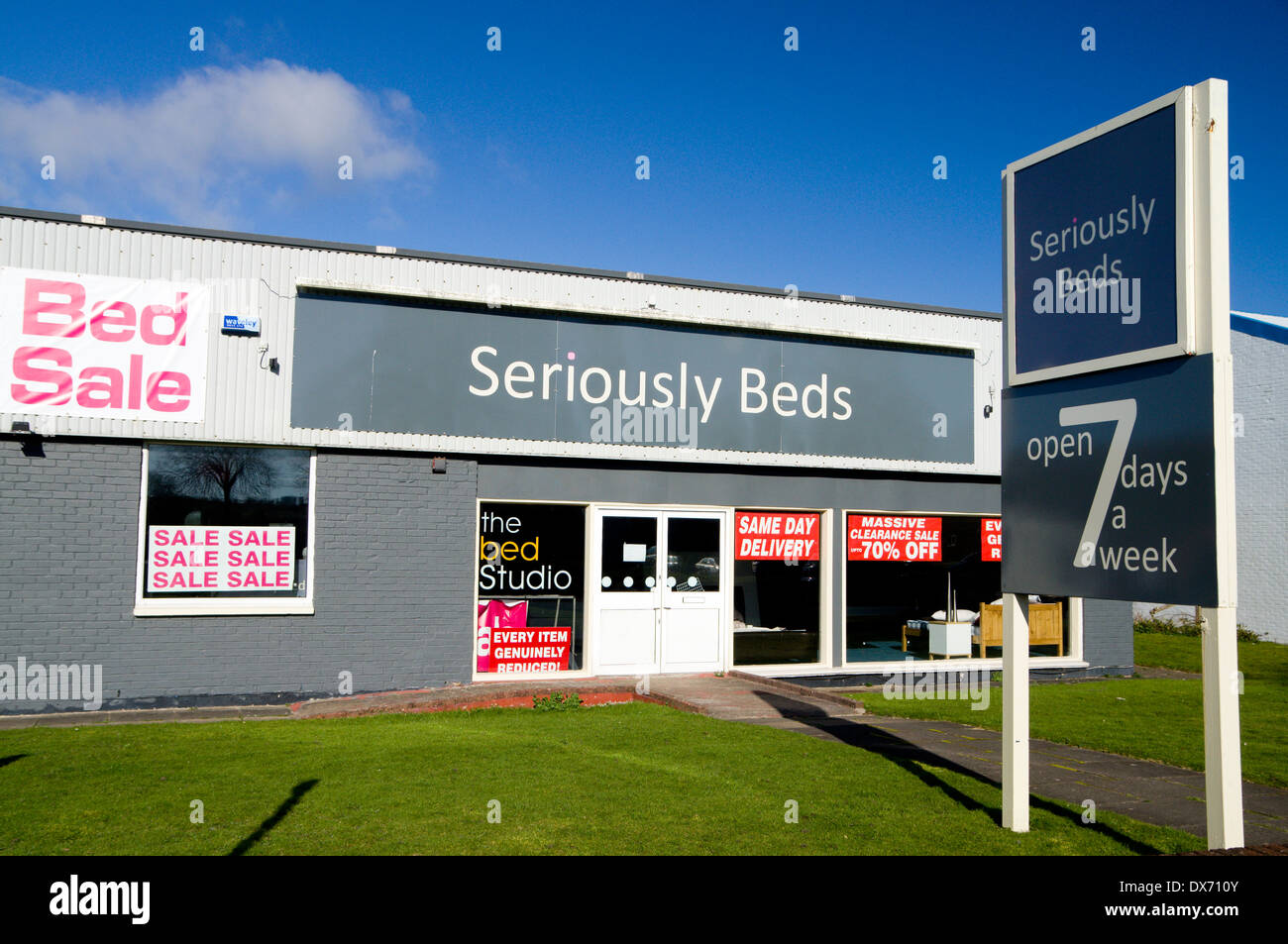Seriously Beds store, Penarth Road, Cardiff, Wales. Stock Photo