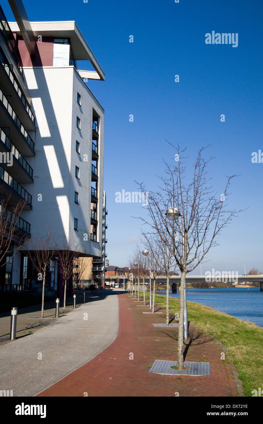 Cardiff Bay Trail besides River Taff, Grangetown, Cardiff, Wales. Stock Photo