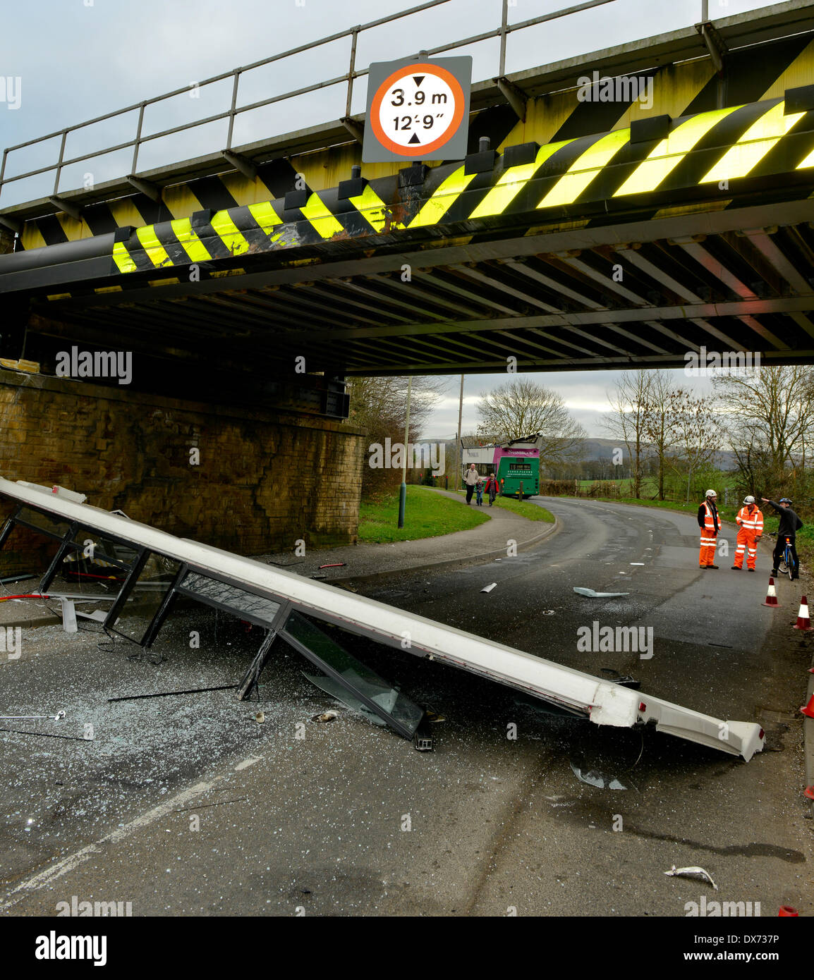 Bus hits bridge hires stock photography and images Alamy