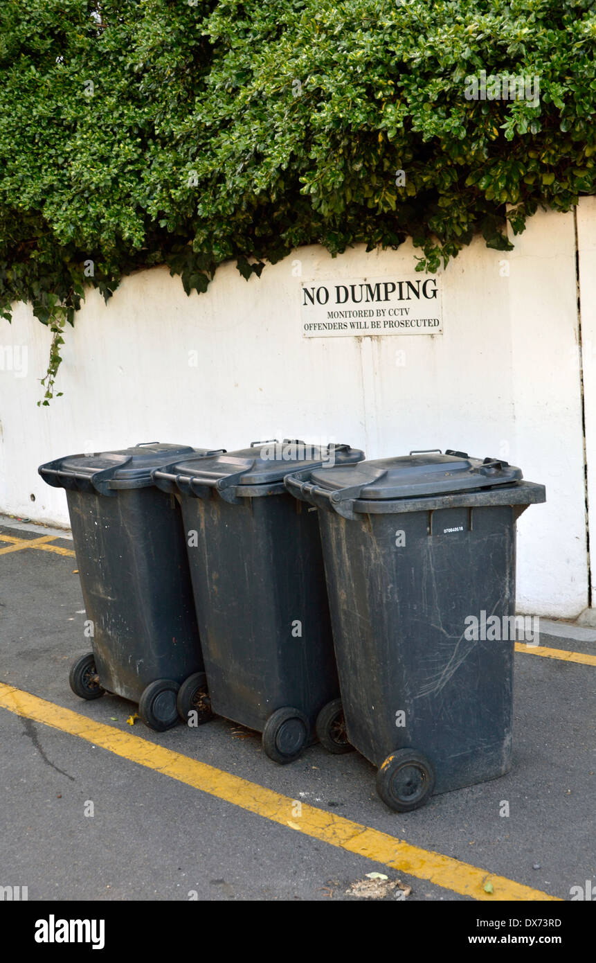 Plastic rubbish bins hires stock photography and images Alamy