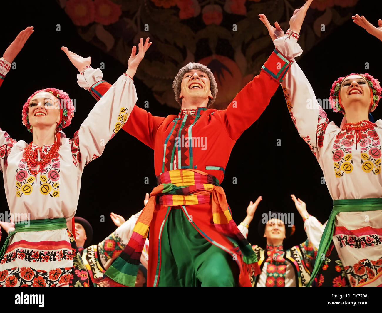 Lugansk, Ukraine. 18th January 2014. The Ukrainian National Folk Dance Ensemble named After P. Virsky, who is considered the best folkloric ballet dancer in the country, performed a live show on stage in Lugansk Credit:  Igor Golovnov/Alamy Live News Stock Photo