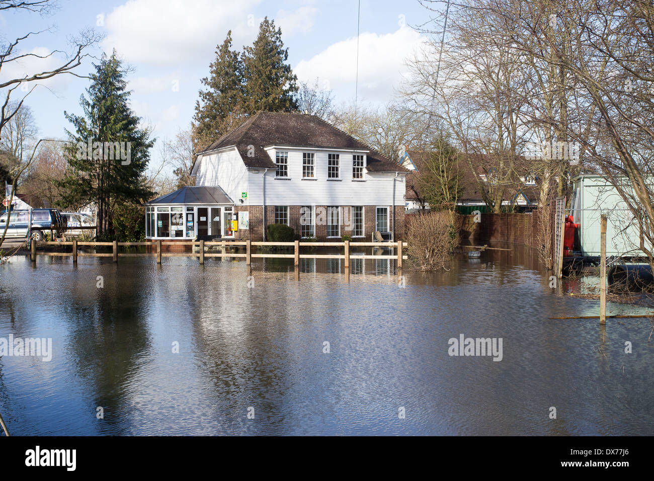 Winter flooding River Thames Stock Photo - Alamy