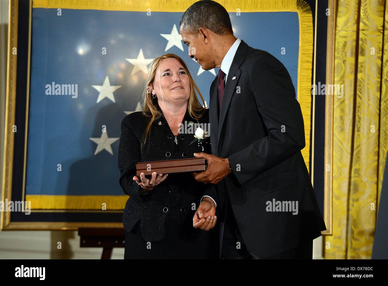 US President Barack Obama presents the Medal of Honor to Shyrell Jean ...