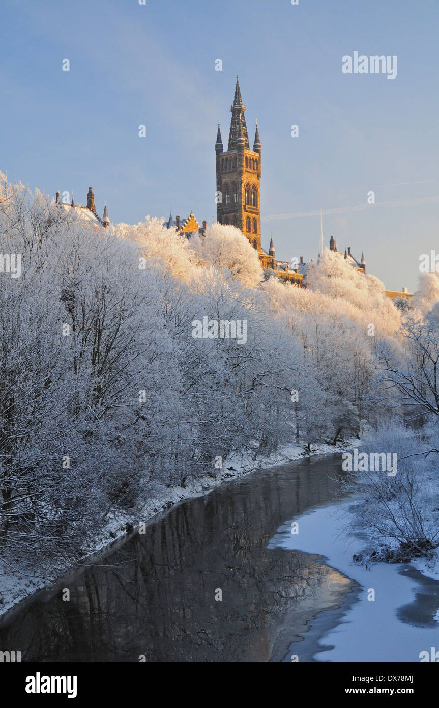 Glasgow University and River Kelvin on a very frosty morning.(2010) Stock Photo