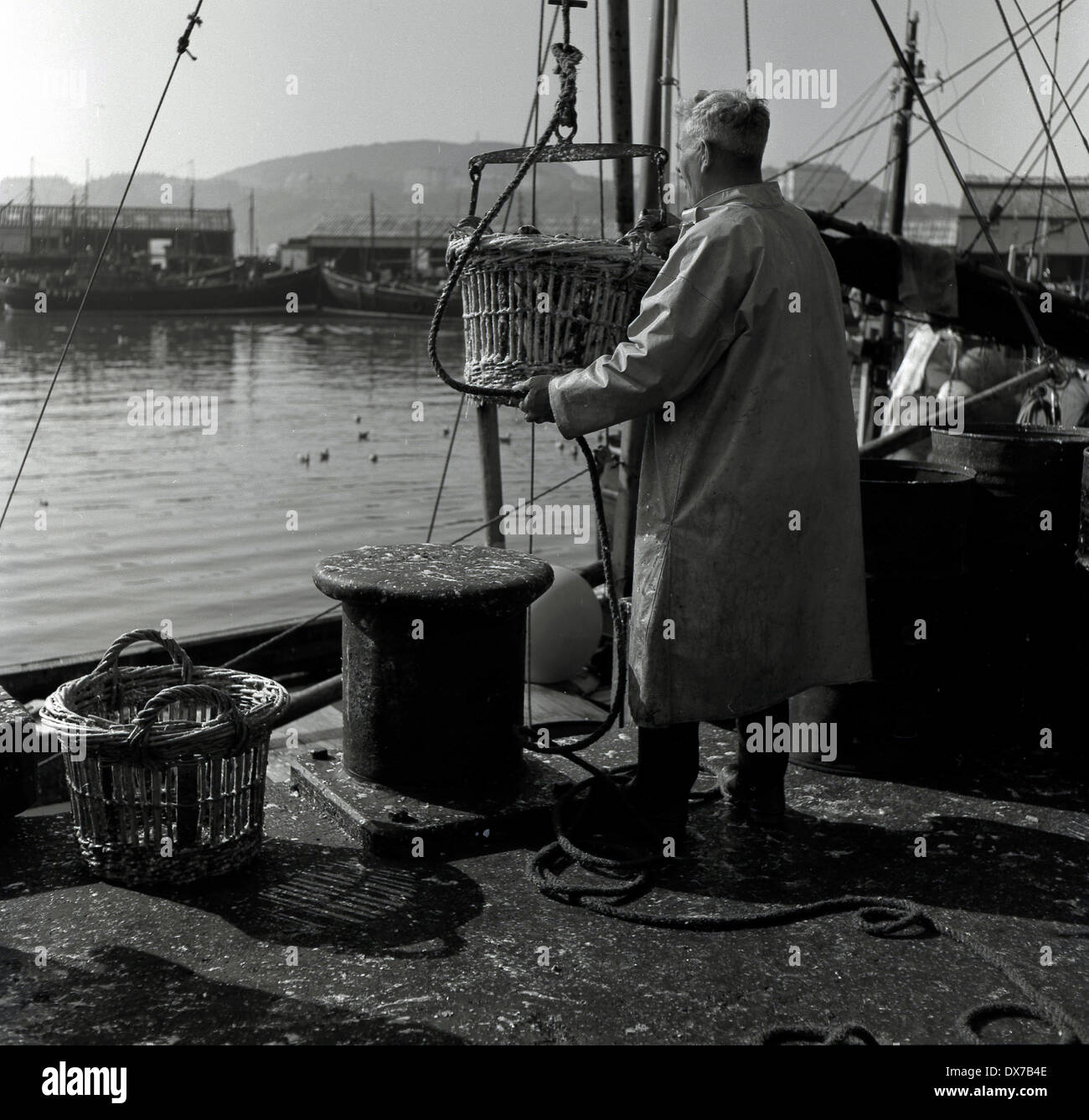 Fisherman work black and white hi-res stock photography and images