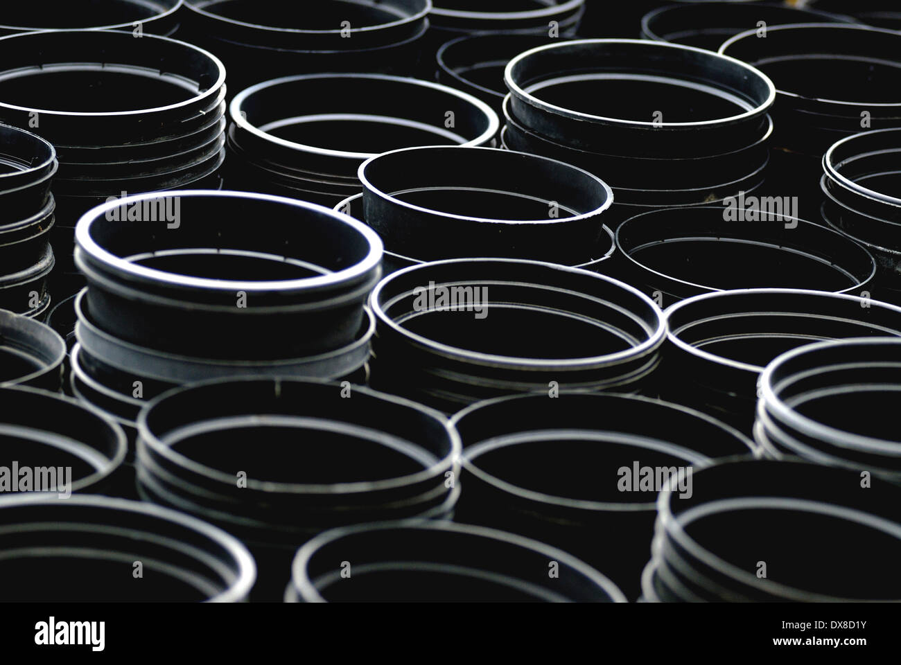 Pile plastic plant pots hi-res stock photography and images - Alamy