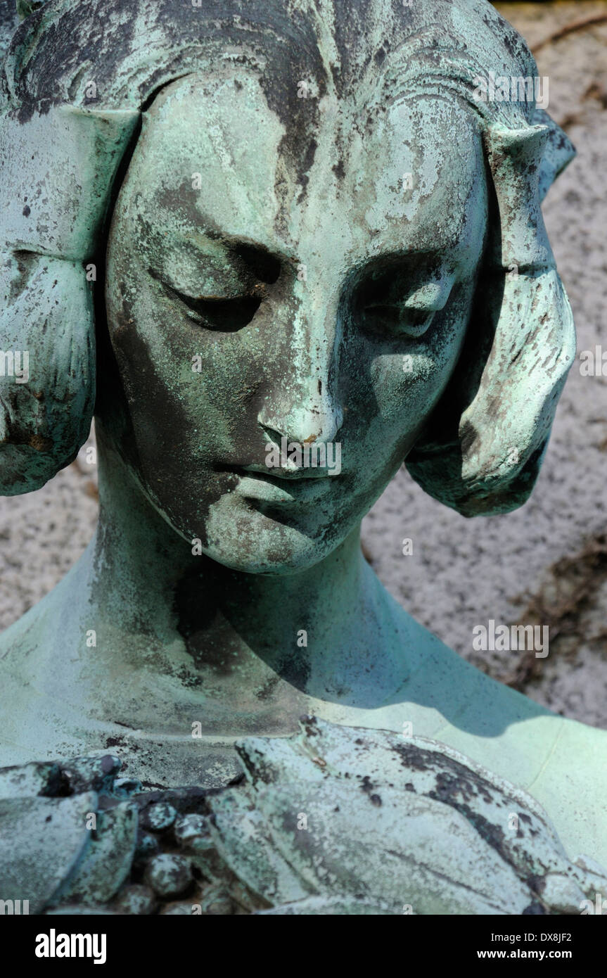 Bronze sculpture of a woman in Dean Cemetery, Edinburgh Stock Photo Alamy