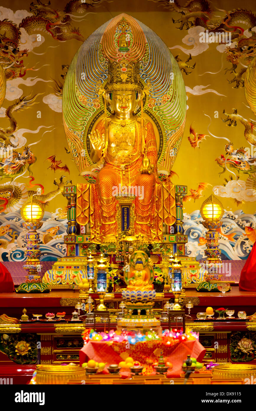 Statues in the Buddha Tooth Relic Temple in Singapore Stock Photo - Alamy