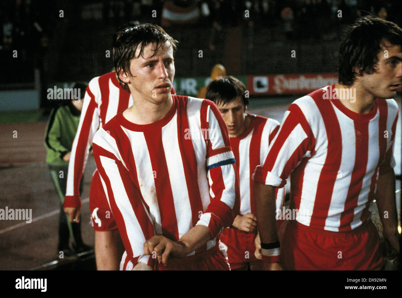 football, UEFA Cup, Europa League, 1978/1979, final, second leg, Rhine Stadium in Duesseldorf, Borussia Moenchengladbach versus Red Star Belgrade 1:0, running-in to the second half, left team leader Vladimir Petrovic (Belgrad) Stock Photo