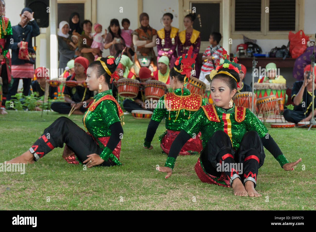 Dance performance, Sukarno house, Bengkulu, Southwest Sumatra, Indonesia Stock Photo