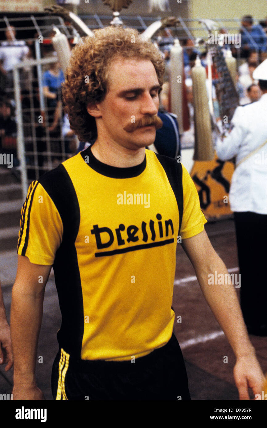 [Imagen: football-2-bundesliga-nord-2-bundesliga-...DX95YR.jpg]