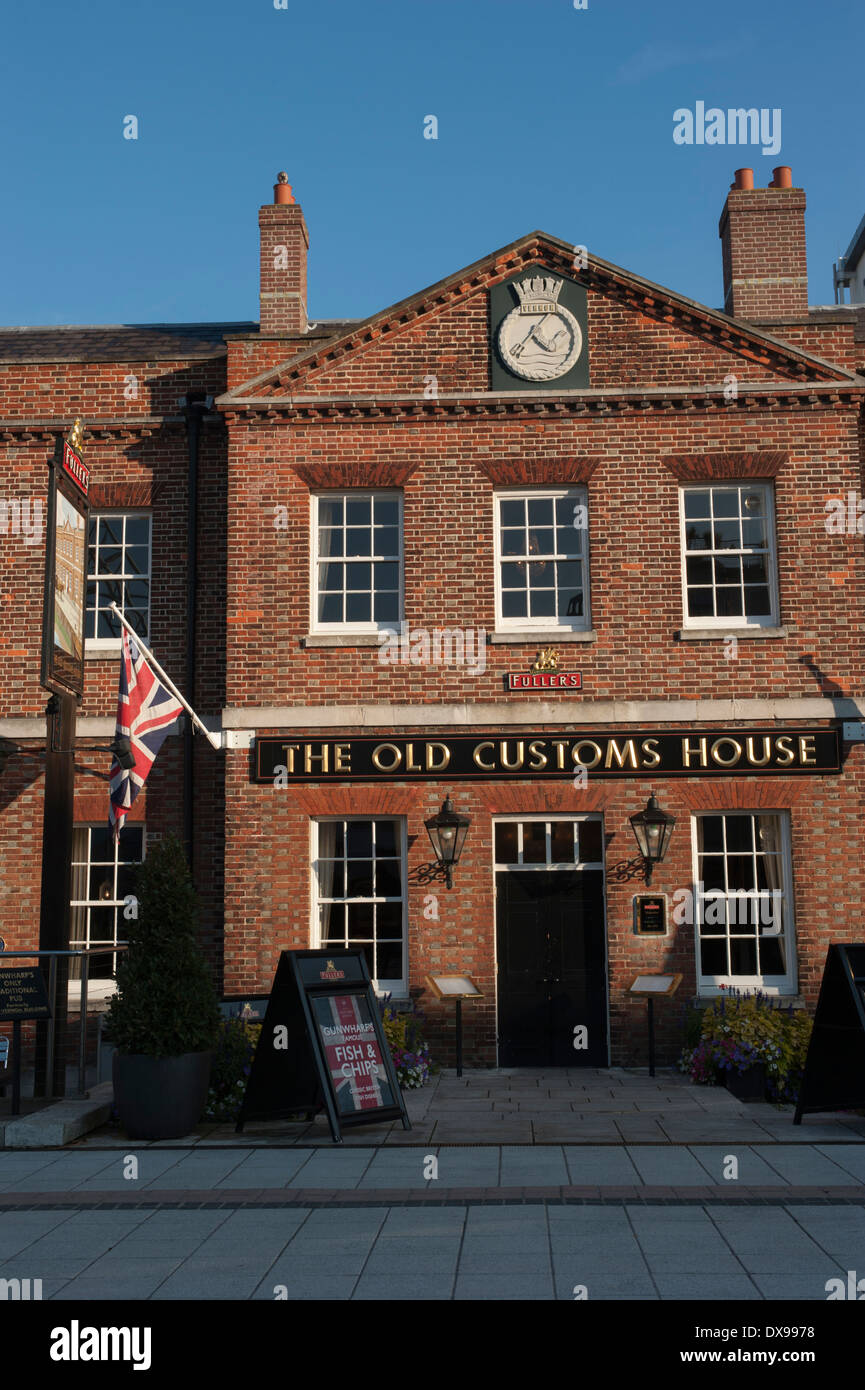 Old customs house portsmouth hires stock photography and images Alamy
