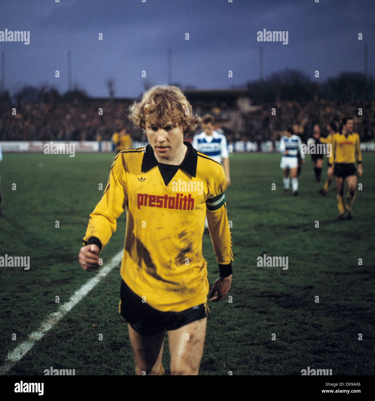 football, Bundesliga, 1979/1980, Wedau Stadium, MSV Duisburg versus Borussia Dortmund 1:0, halftime break, leaving, team leader Manfred Burgsmueller (BVB) Stock Photo