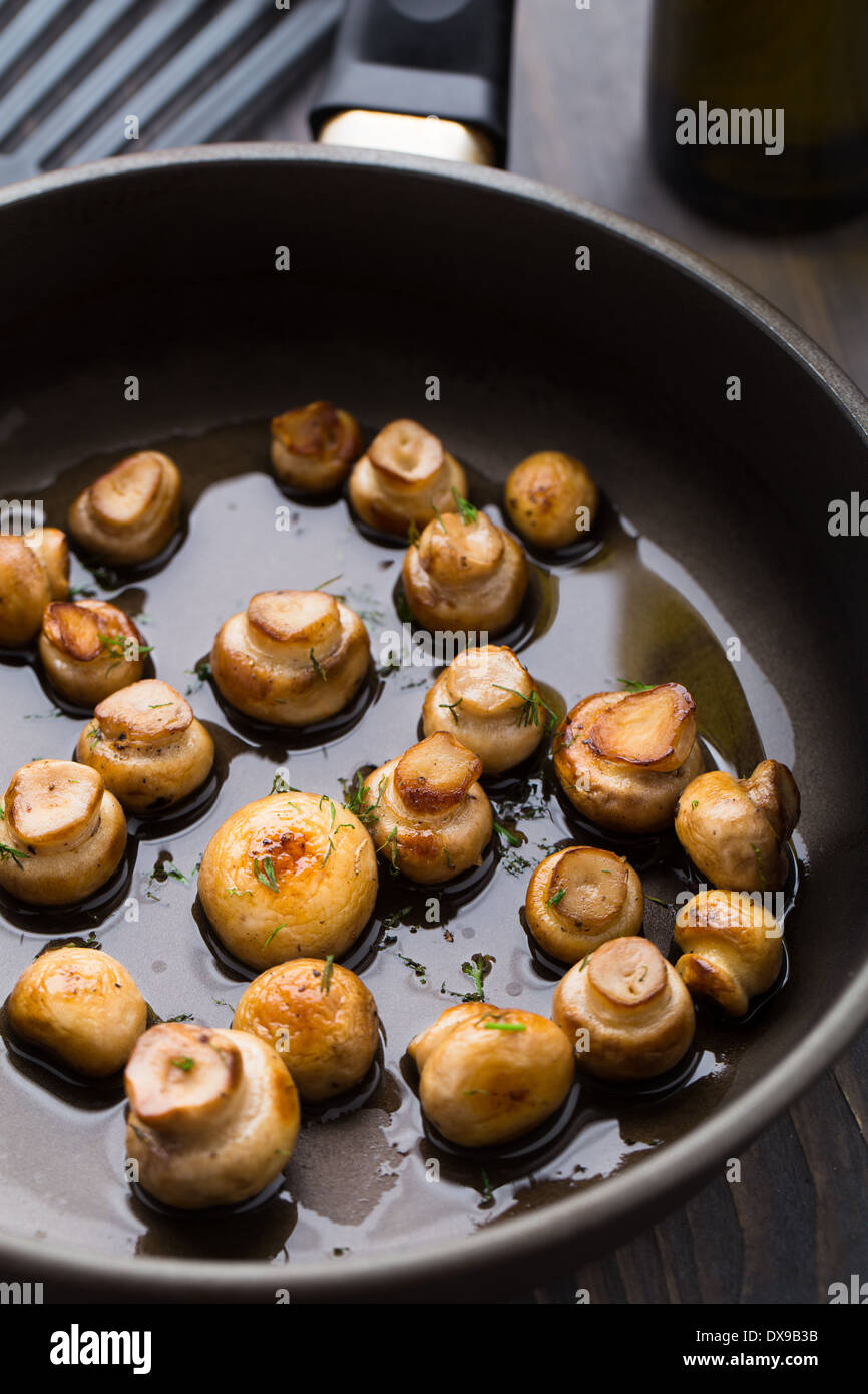 Pan sauteed mushrooms Stock Photo - Alamy