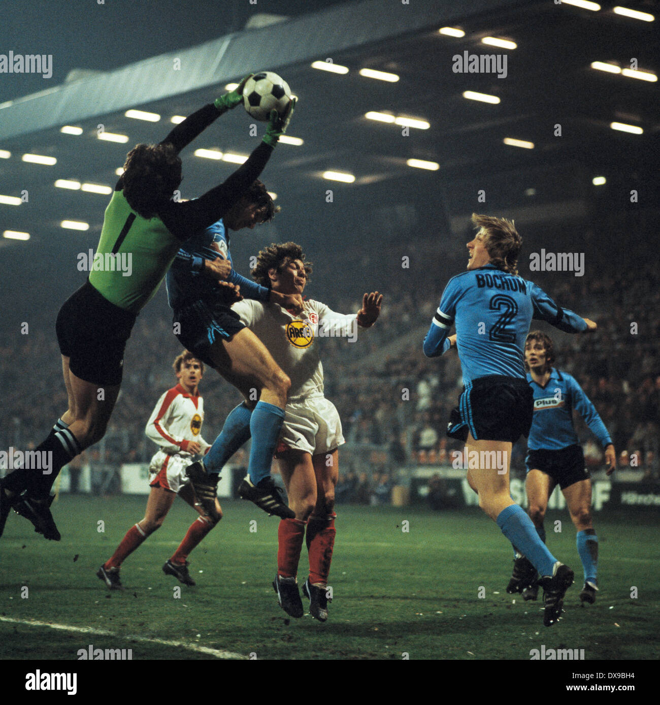football, Bundesliga, 1979/1980, Ruhrstadion, VfL Bochum versus Fortuna