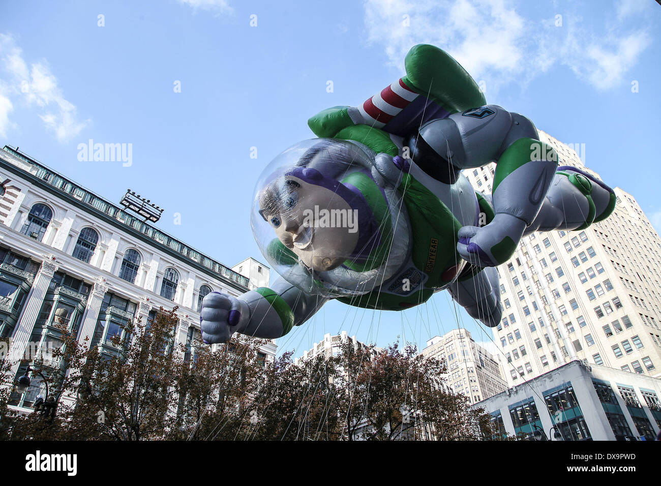 Buzz Lightyear 86th Annual Macy's Thanksgiving Day Parade Featuring ...